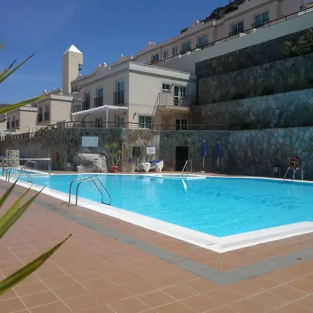Dom wakacyjny With Jacuzzi And Pool Access