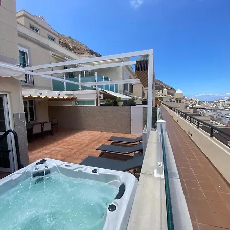 Dom wakacyjny With Jacuzzi And Pool Access